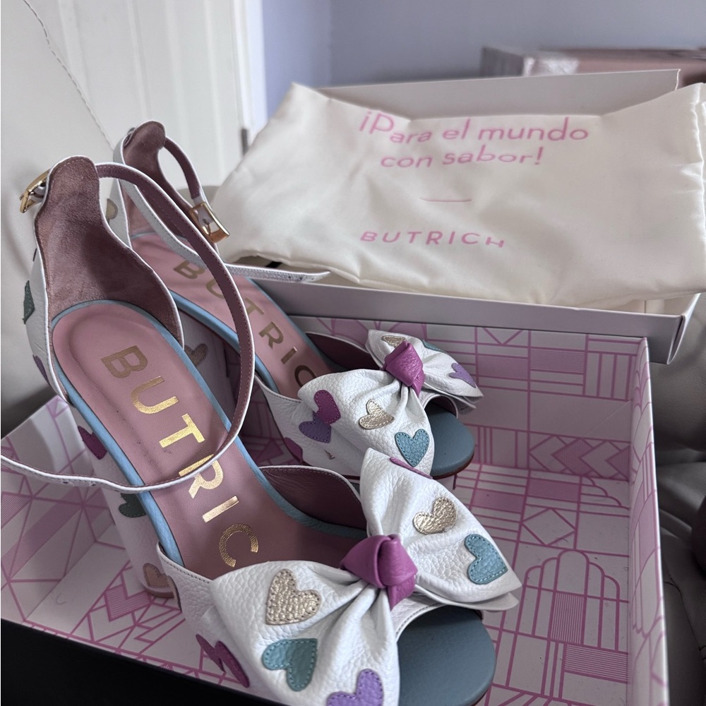 Butrich size 38 Women's Heart Embellished Heels - White and Purple